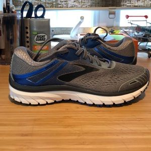 Brooks GTS18 running shoes